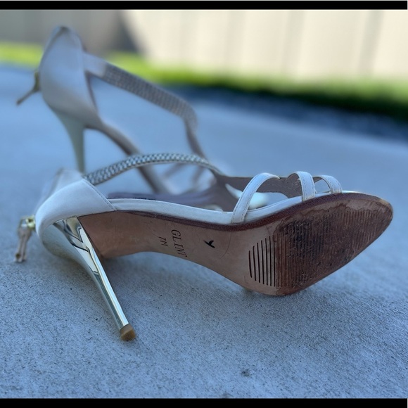 GLINT Heels - Picture 4 of 6